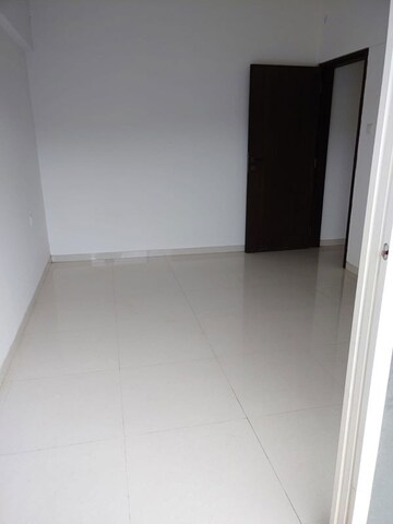 Room in 2 BHK Apartment at Puranik Abitante, Bavdhan – for Rent