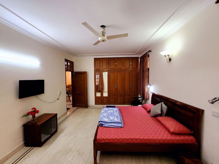 Bedroom, saket 4 Bedroom 300 Sq.Yd. Apartment In Saket Delhi 9865534