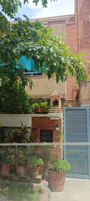 6+ BHK Builder Floor For Sale in Sector 27