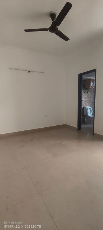 Room in 2 BHK Apartment at Griha Pravesh, Sector 77 – for Sale