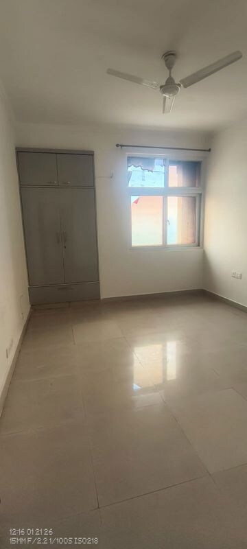 Room in 2 BHK Apartment at Griha Pravesh, Sector 77 – for Sale