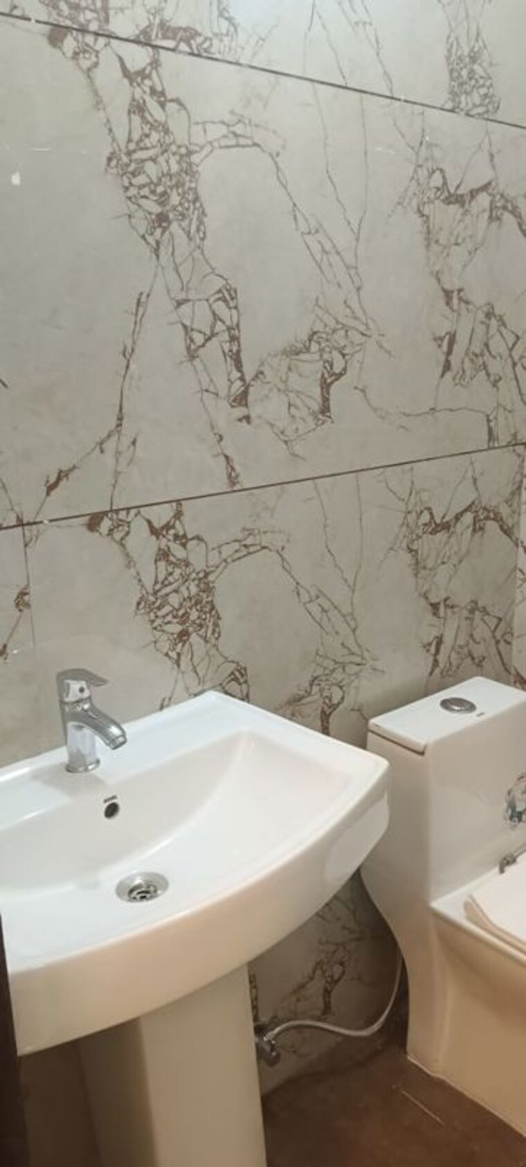 Bathroom, ramgarh bhudda 3 Bedroom 1350 Sq.Ft. Apartment In Ramgarh Bhudda Zirakpur 9865553