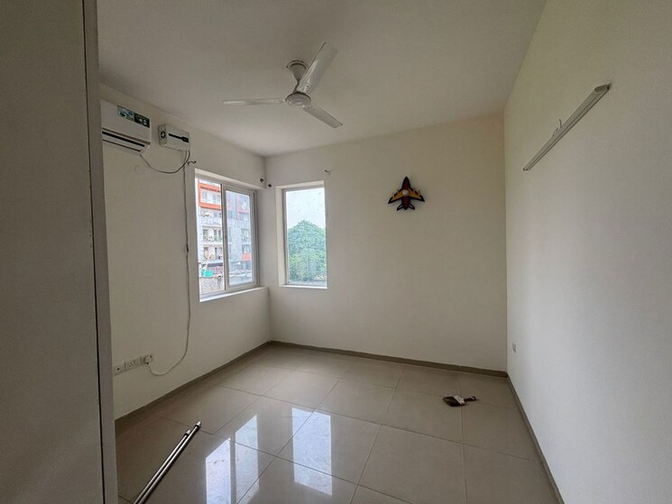 Bathroom, emaar-mgf-emerald-hills 3 Bedroom 267 Sq.Yd. Apartment In Sector 65 Gurgaon 9865581