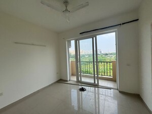 Room in 3 BHK Apartment at Emaar MGF Emerald Hills, Sector 65 – for Rent