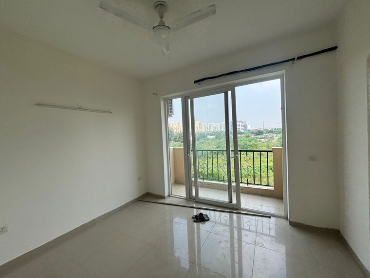 Room, emaar-mgf-emerald-hills 3 Bedroom 267 Sq.Yd. Apartment In Sector 65 Gurgaon 9865581