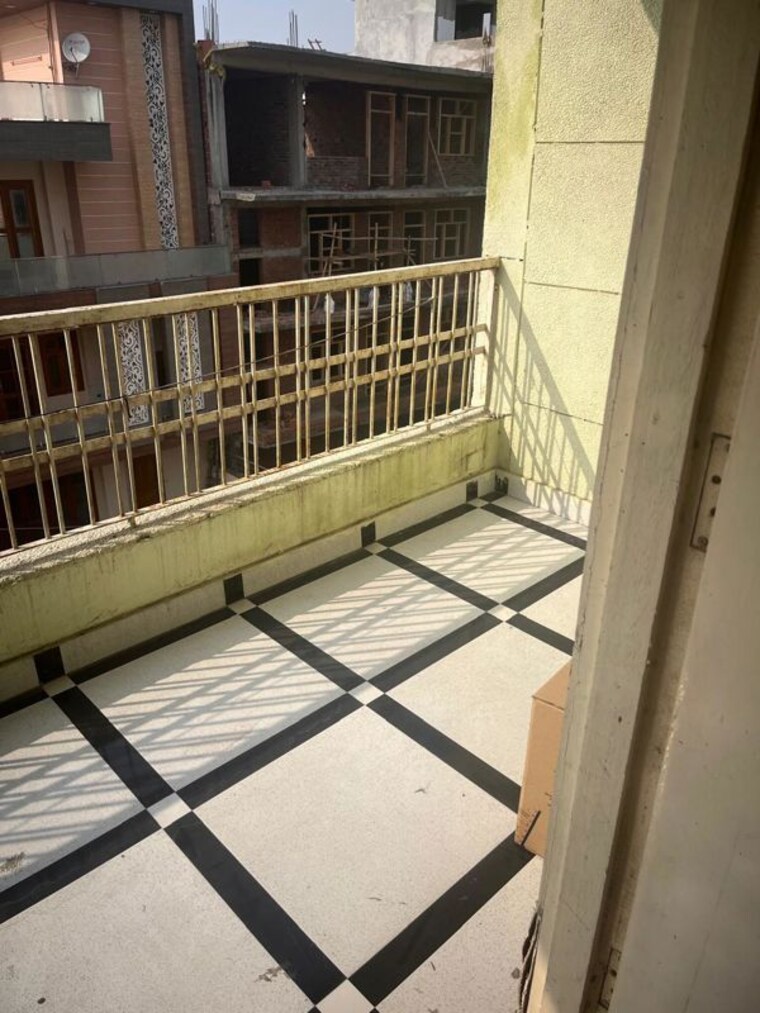 Balcony, sector 63a Pg For Girls In Sector 63a 9865584