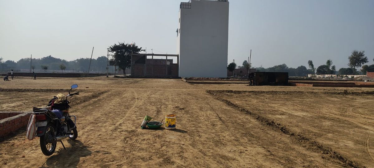 Plot For Sale in Mohanlalganj