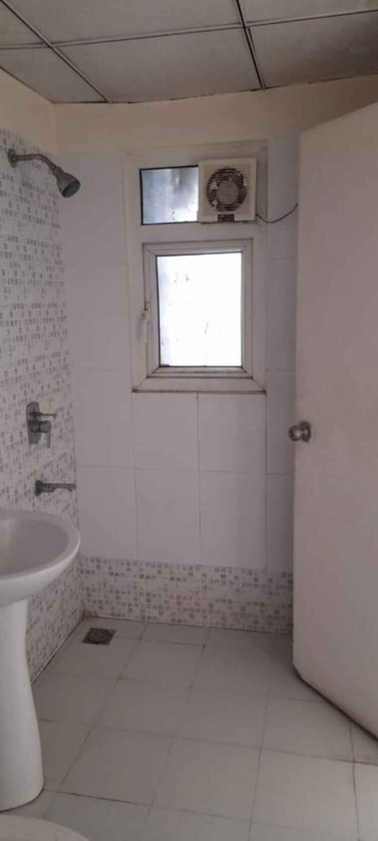 Bathroom, chd-vann 3 Bedroom 1870 Sq.Ft. Apartment In Sector 71 Gurgaon 9865739