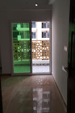 Room in 2 BHK Apartment at Migsun Twiinz, Eta Ii Greater Noida – for Sale