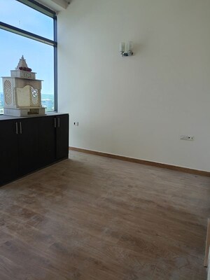 Room in 3.5 BHK Villa at Vipul Tatvam Villas, Sector 48 – for Rent