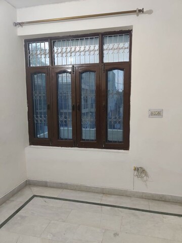 Room in 2 BHK Independent House at Urban Estate Residents Welfare Association Sector, Sector 4 – for Rent