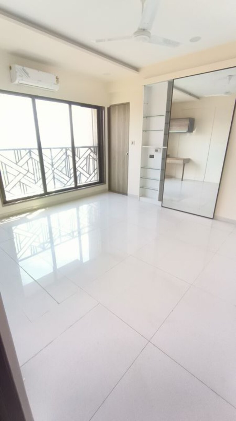 Room, sugee-laxmi-niwas 2 Bedroom 694 Sq.Ft. Apartment In Dadar West Mumbai 9866145