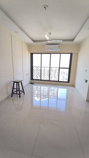 2 BHK Apartment For Rent in Sugee Laxmi Niwas, Dadar West