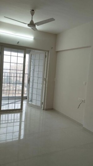 Room in 2 BHK Apartment at Vasupujya Neco Beaumont, Nibm Annexe – for Rent