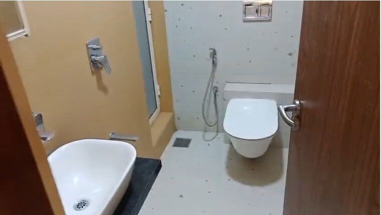 Bathroom, bm-satyam-solaris 2 Bedroom 780 Sq.Ft. Apartment In Deonar Mumbai 9866115