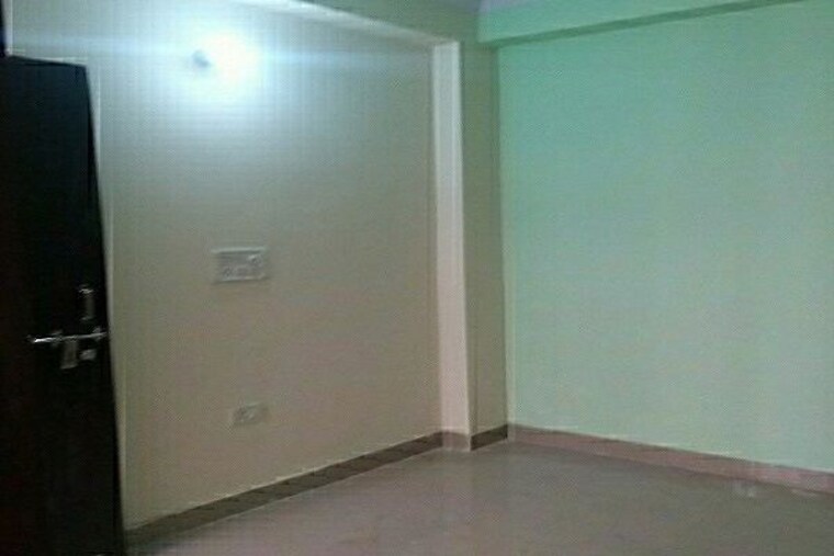 Room, sector 62 2 Bedroom 842 Sq.Ft. Builder Floor In Sector 62 Noida 9866368