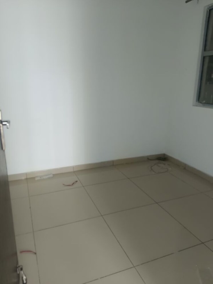 Room, gulshan-bellina 2 Bedroom 665 Sq.Ft. Apartment In Sector 16 Greater Noida Greater Noida 9866377