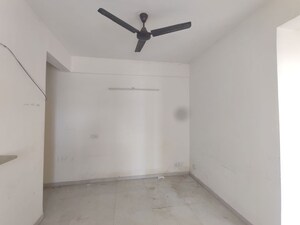 Room in 2 BHK Apartment at GLS Arawali City, Sohna Sector 4 – for Rent