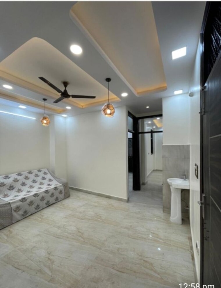 Room, govindpuri 3 Bedroom 90 Sq.Yd. Builder Floor In Govindpuri Delhi 9866449