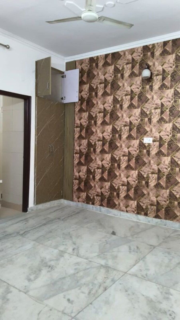 Bathroom, ashoka enclave 3 Bedroom 1800 Sq.Ft. Builder Floor In Ashoka Enclave Faridabad 9866461