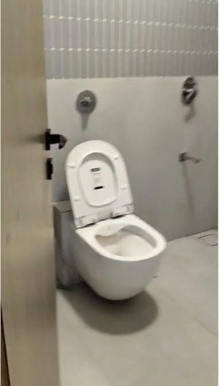 Bathroom, mahavir-arham-mourya 2 Bedroom 910 Sq.Ft. Apartment In Chembur Mumbai 9866459