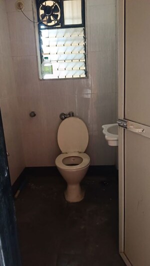 Bathroom in 1 BHK Apartment at Jyoti Complex, Goregaon East – for Rent