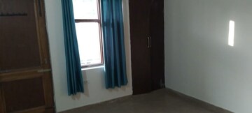 Room in 2 BHK Independent House at Urban Estate Residents Welfare Association Sector, Sector 4 – for Rent