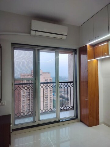 Room in 1 BHK Apartment at Squarefeet Ace Square, Thane West – for Rent