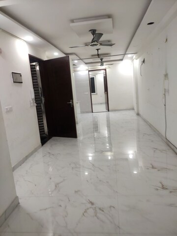 Room in 2 BHK Builder Floor at Kirti Nagar – for Rent