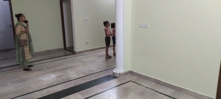 Room, sector 4 2 Bedroom 1461 Sq.Ft. Independent House In Sector 4 Gurgaon 9867006