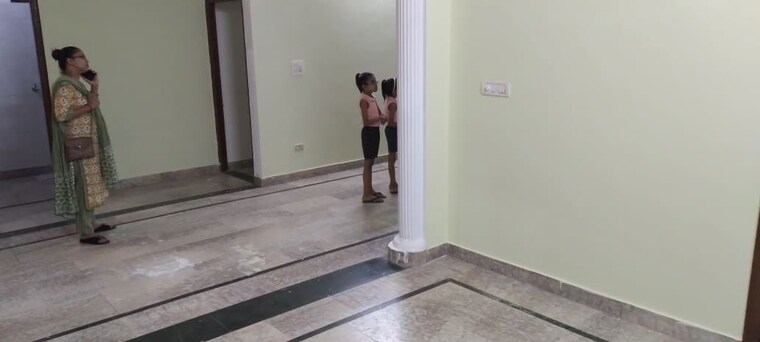 Room, sector 4 2 Bedroom 1461 Sq.Ft. Independent House In Sector 4 Gurgaon 9867006