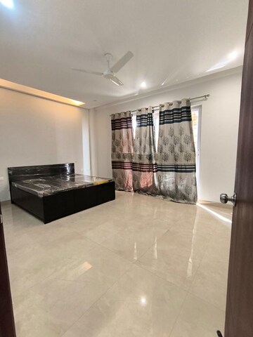 Room in 2 BHK Apartment at Ardee City, Sector 52 – for Rent