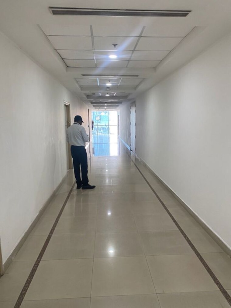 undefined, spaze-business-park Commercial Office Space 975 Sq.Ft. In Sector 66 Gurgaon 9867018