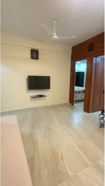 Living Room in 3 BHK Apartment at Chembur – for Rent