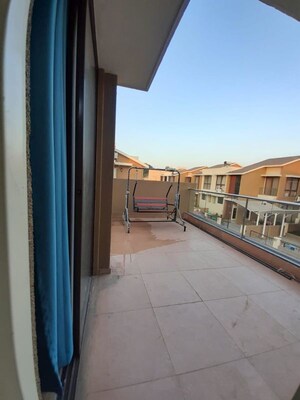 Balcony in 3 BHK Villa at Kadamba Plateau – for Rent