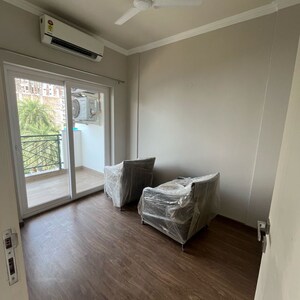 Room in 2.5 BHK Apartment at Central Park Flower Valley Aqua Front Towers, Sohna Sector 33 – for Sale