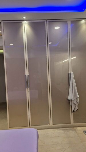 Furnished Amenities in 5 BHK Apartment at Kalpataru Radiance, Goregaon West – for Rent