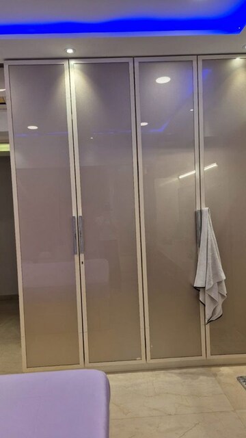 Furnished Amenities in 5 BHK Apartment at Kalpataru Radiance, Goregaon West – for Rent