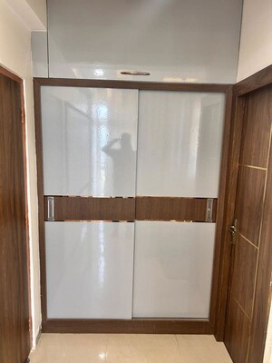 Furnished Amenities in 2 BHK Apartment at Suncity Avenue 76, Sector 76 – for Sale