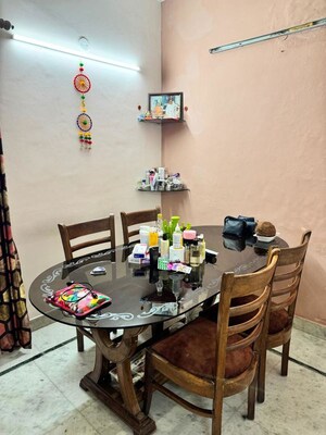 Master Bedroom in 2 BHK Builder Floor at Palam Vihar – for Rent