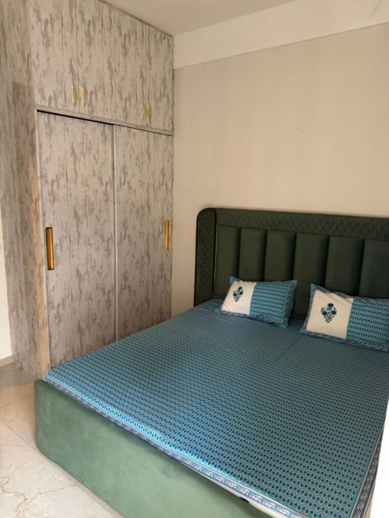 Bedroom, smart-world-orchard 3 Bedroom 1630 Sq.Ft. Apartment In Sector 61 Gurgaon 9867165