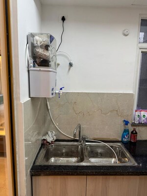 Furnished Amenities in 3 BHK Apartment at Smart World Orchard, Sector 61 – for Rent