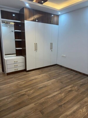 Room in 3 BHK Builder Floor at Ansal API Esencia, Sector 67 – for Rent