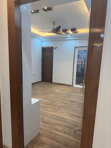 Room in 3 BHK Builder Floor at Ansal API Esencia, Sector 67 – for Rent