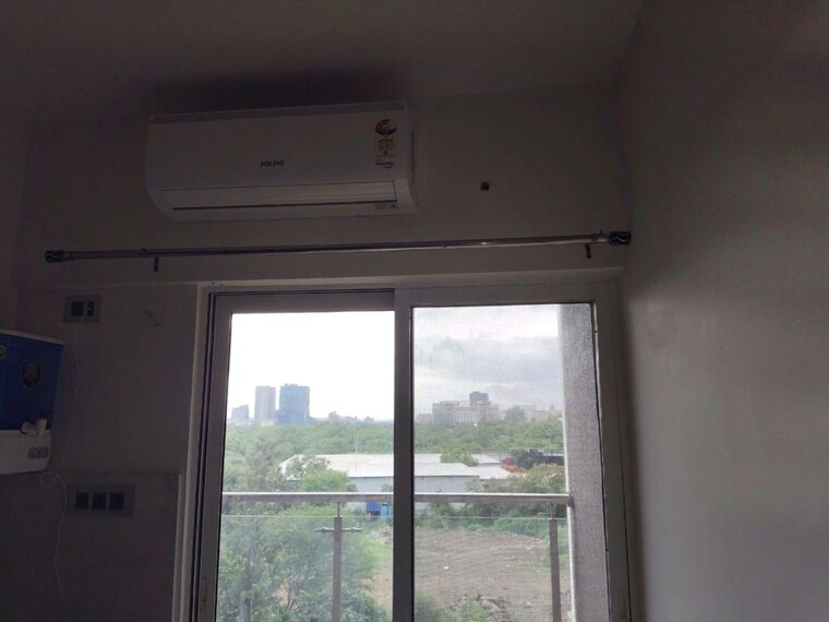 Room, wadgaon sheri 1 Bedroom 385 Sq.Ft. Apartment In Wadgaon Sheri Pune 9867156