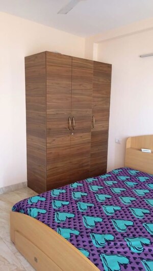 Room in 2 BHK Builder Floor at Global Arcade, Sector 42 – for Rent