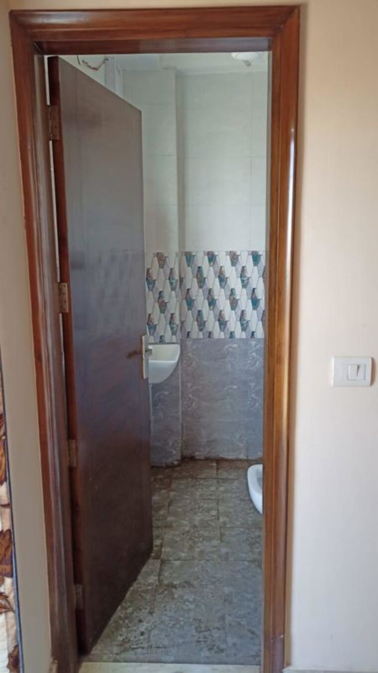 Bathroom, global-arcade 2 Bedroom 1405 Sq.Ft. Builder Floor In Sector 42 Gurgaon 9867248