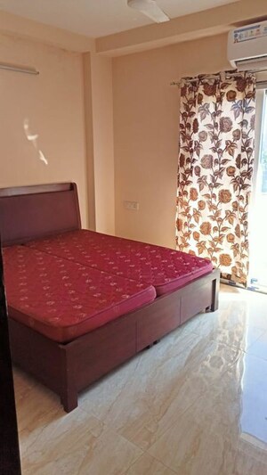 Bedroom in 2 BHK Builder Floor at Global Arcade, Sector 42 – for Rent
