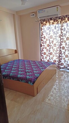 2 BHK + Servant Room Builder Floor For Rent in Global Arcade