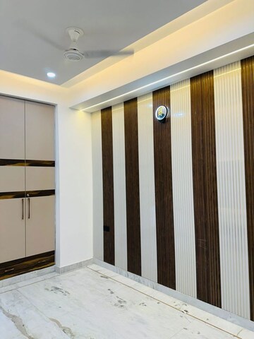 Room in 3 BHK Apartment at Shapoorji Pallonji Joyville Tower Crown, Sector 102 – for Rent